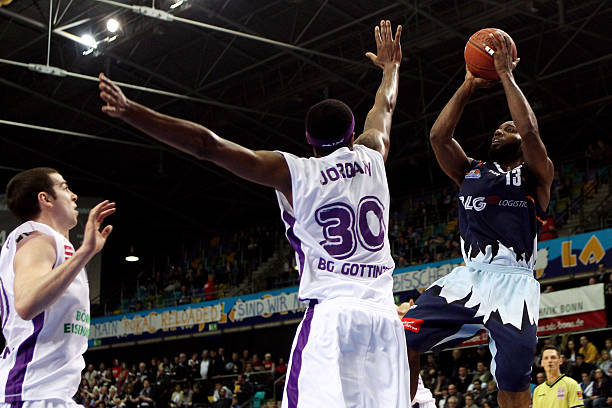 他稳定且高 他稳定且高