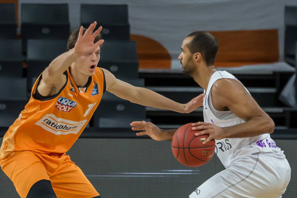 的中路渗透 的中路渗透