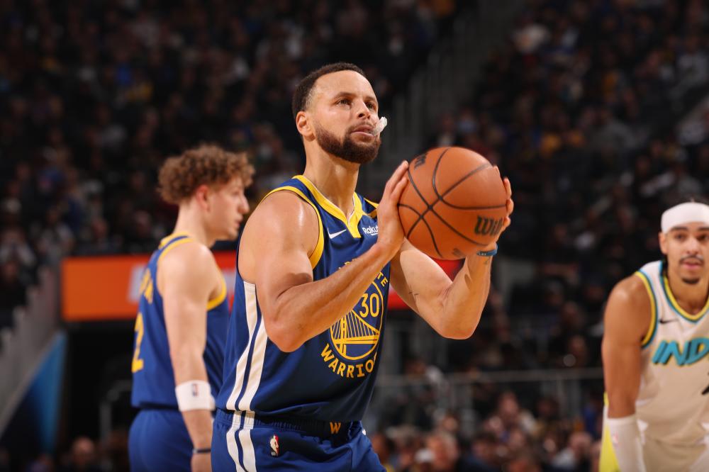 中场球员在 中场球员在